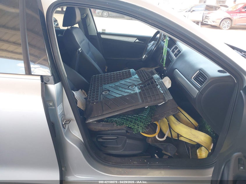 2012 VOLKSWAGEN JETTA VIN: 3VWLP7AJ8CM397786
