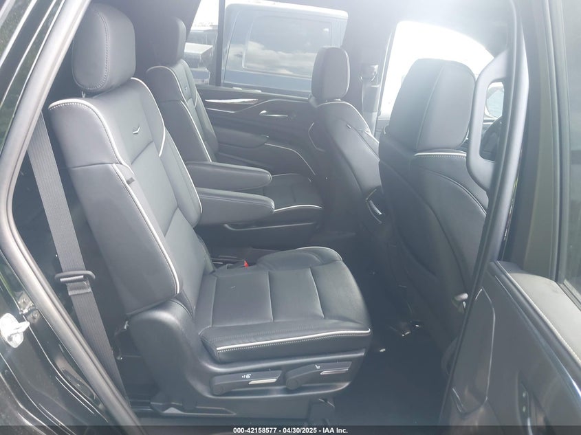 2023 CADILLAC ESCALADE auction photo 8