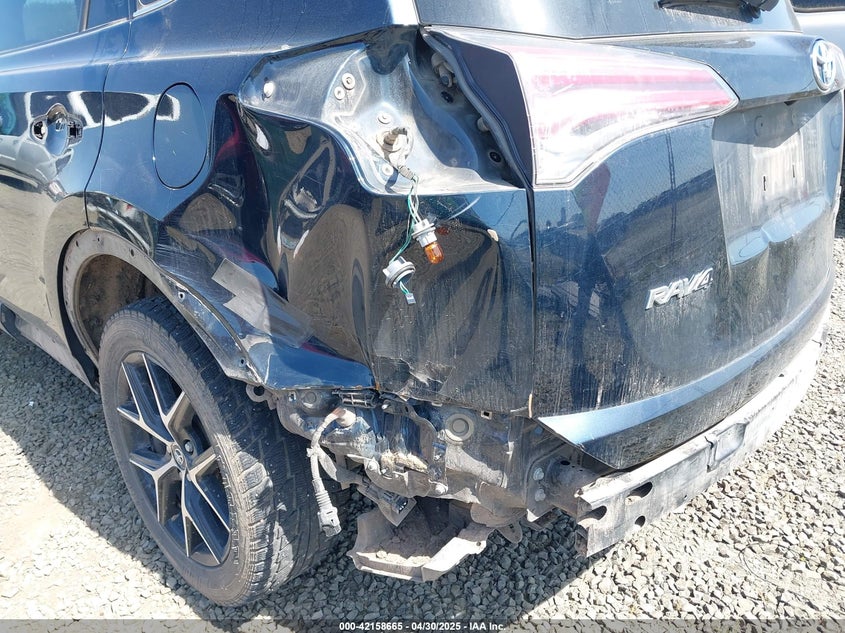 2018 TOYOTA RAV4 HYBRID SE - JTMJJREV9JD191552