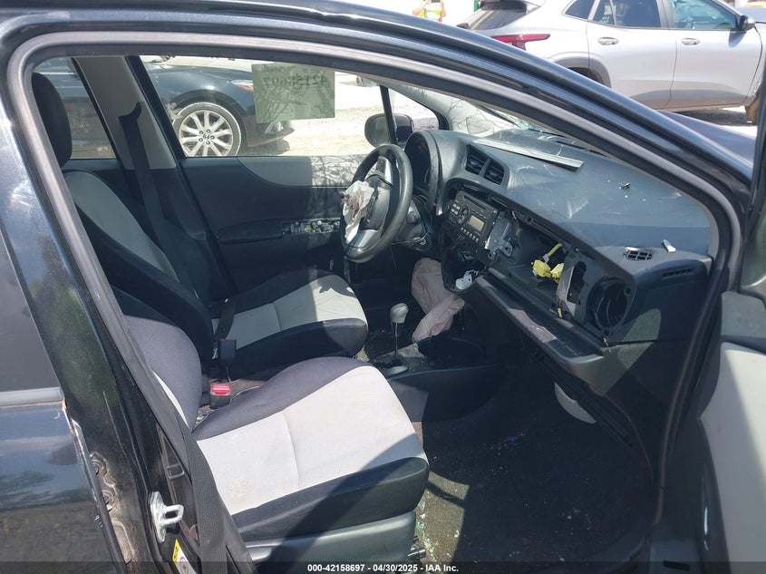 JTDKTUD37CD526960 2012 TOYOTA YARIS photo no. 5