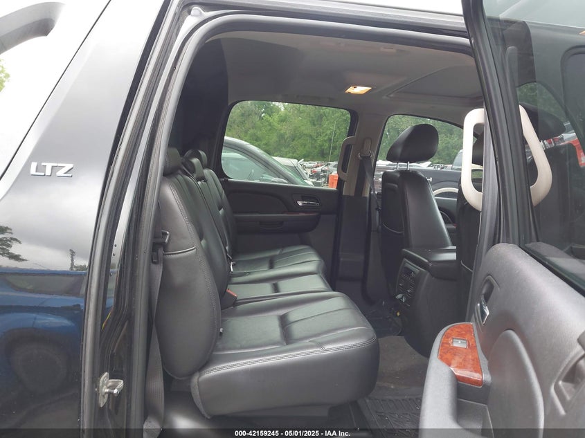 2010 CHEVROLET AVALANCHE 1500 VIN: 3GNVKFE01AG243462