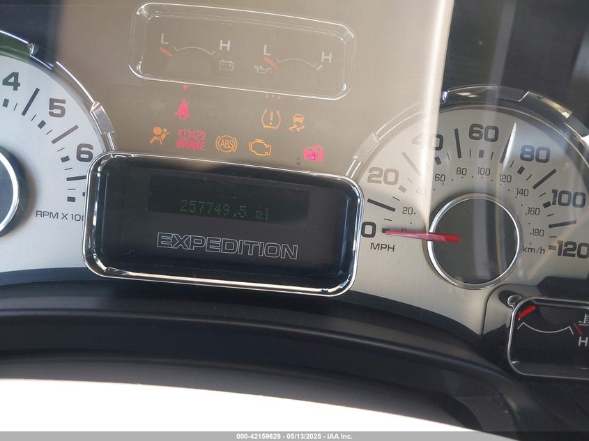 2011 FORD EXPEDITION VIN: 1FMJU1H50BEF57197