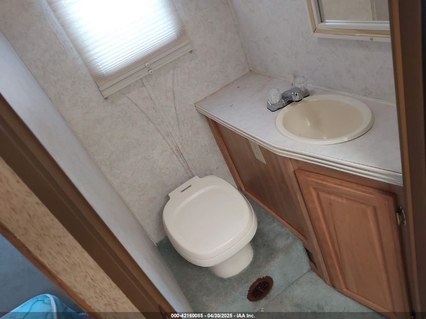 1994 Ford Econoline E350 Cutaway Van VIN: 1FDKE30G4RHA77294 Lot: 42160085