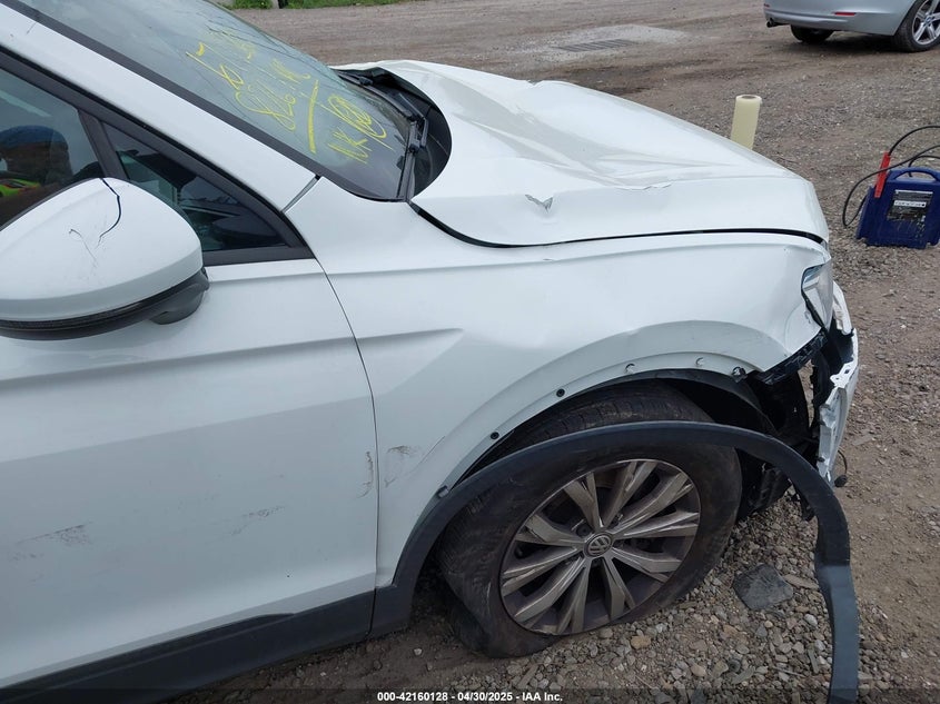2019 VOLKSWAGEN TIGUAN VIN: 3VV0B7AX9KM055305