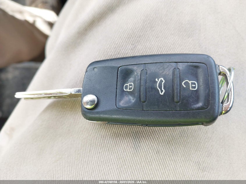 2015 VOLKSWAGEN JETTA 2.0L S - 3VW2K7AJ7FM236005