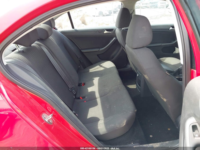 2015 VOLKSWAGEN JETTA 2.0L S - 3VW2K7AJ7FM236005