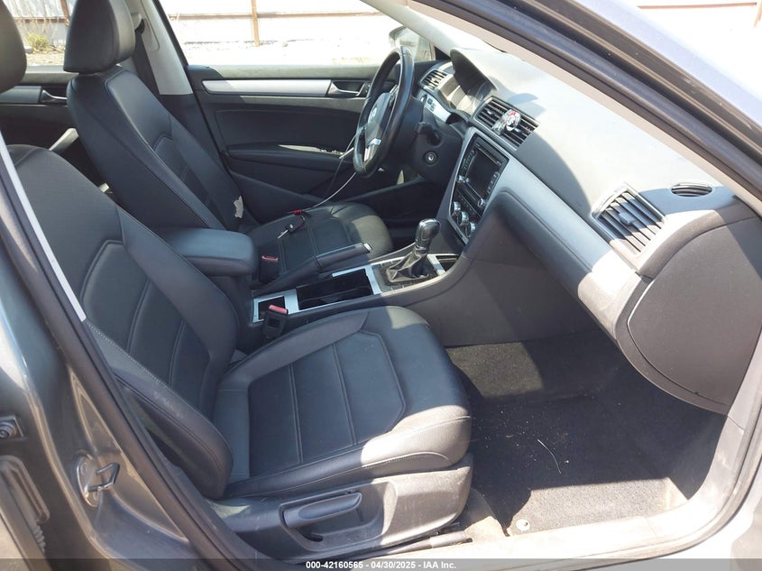 2012 VOLKSWAGEN PASSAT VIN: 1VWBN7A38CC013400