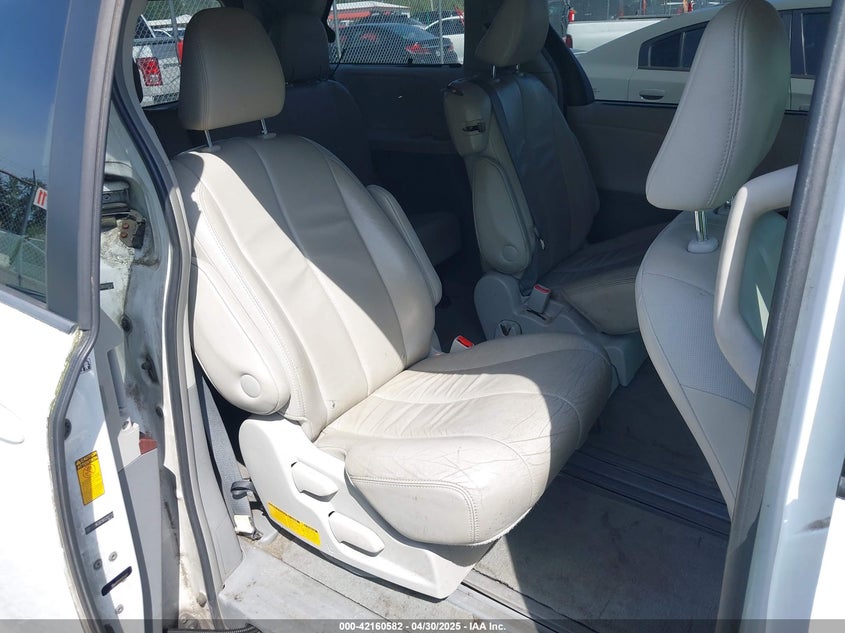 2013 TOYOTA SIENNA VIN: 5TDYK3DC9DS292737