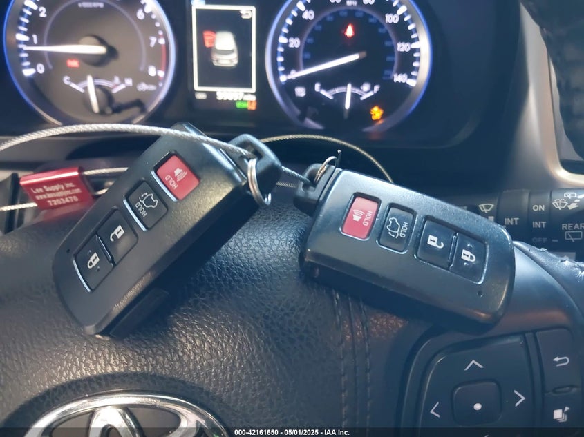 2018 TOYOTA HIGHLANDER SE - 5TDJZRFH0JS886105