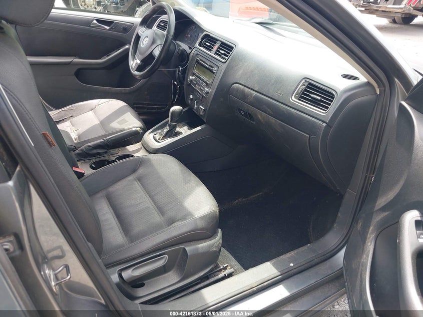 2011 VOLKSWAGEN JETTA VIN: 3VWDZ7AJ3BM341445