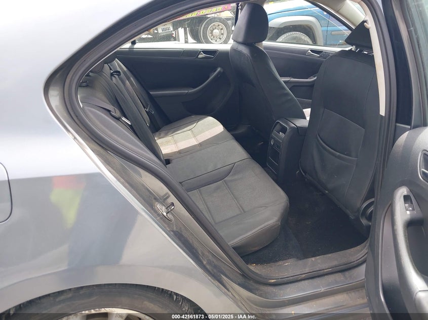 2011 VOLKSWAGEN JETTA VIN: 3VWDZ7AJ3BM341445