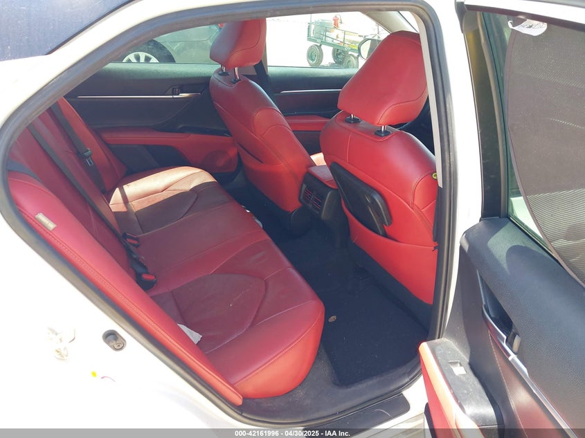 2018 TOYOTA CAMRY VIN: 4T1B61HK5JU156057