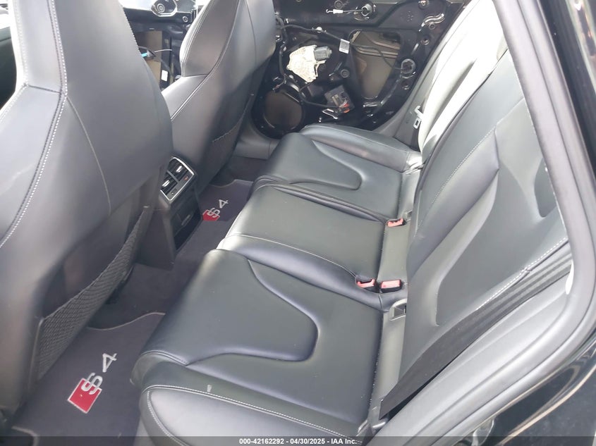 2010 AUDI A4 VIN: WAU4FBFL6AA122058