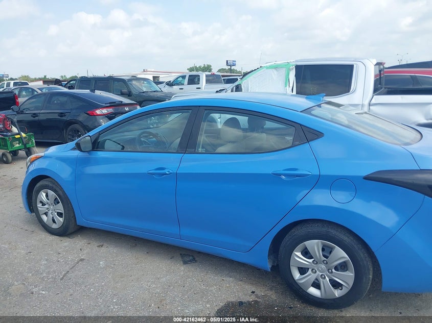 2016 HYUNDAI ELANTRA VIN: 5NPDH4AE6GH773614