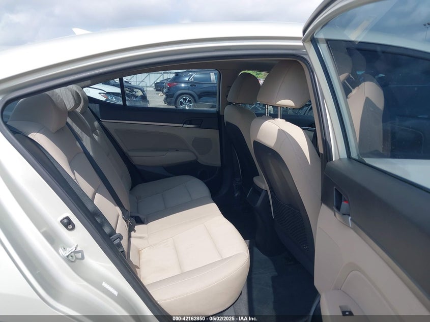 2018 HYUNDAI ELANTRA VIN: KMHD84LF6JU668392