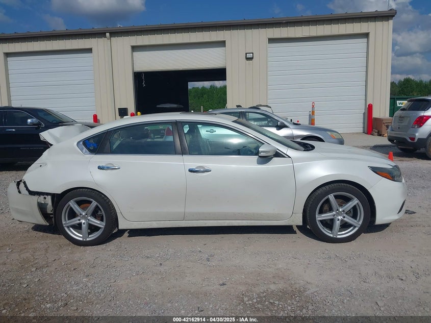 2016 NISSAN ALTIMA VIN: 1N4BL3AP5GC111459
