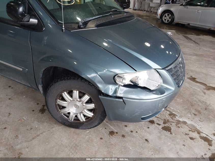 2006 CHRYSLER TOWN & COUNTRY VIN: 2A4GP54L16R766839