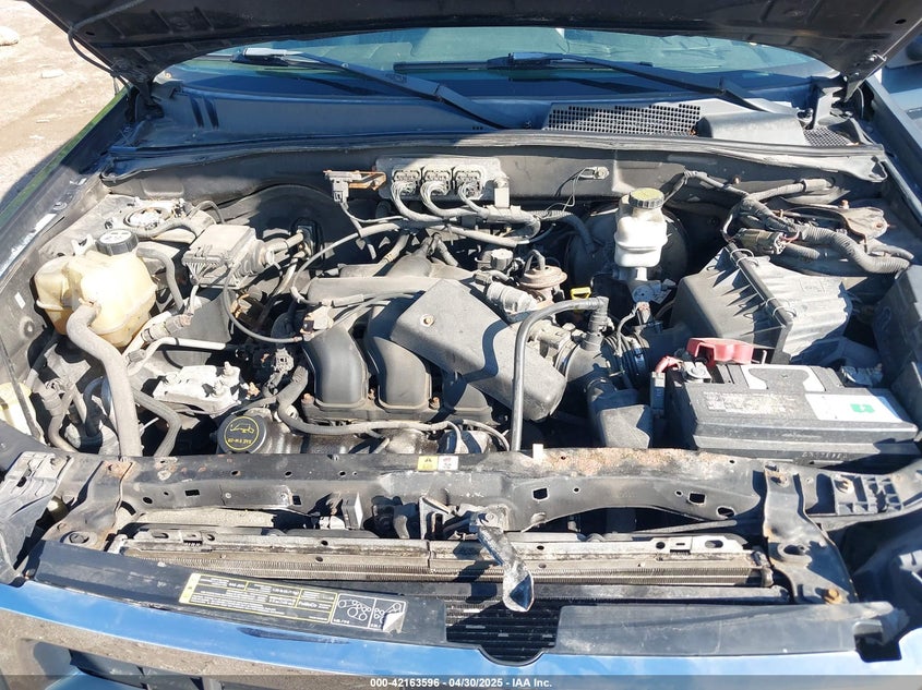 2008 FORD ESCAPE VIN: 1FMCU04118KA51460