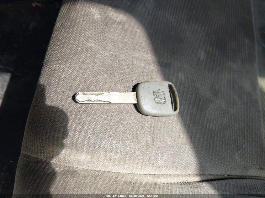 2010 HONDA CR-V VIN: JHLRE3H35AC008929