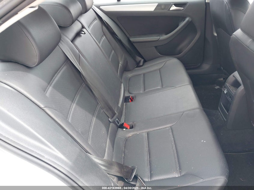 2013 VOLKSWAGEN JETTA VIN: 3VWDP7AJ4DM446293