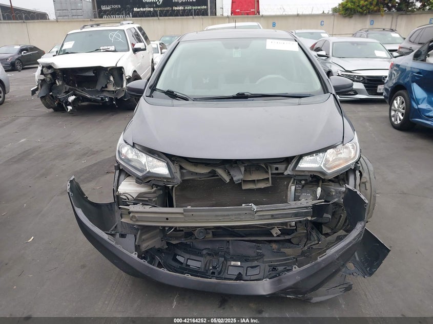 2015 HONDA FIT VIN: 3HGGK5H82FM731732
