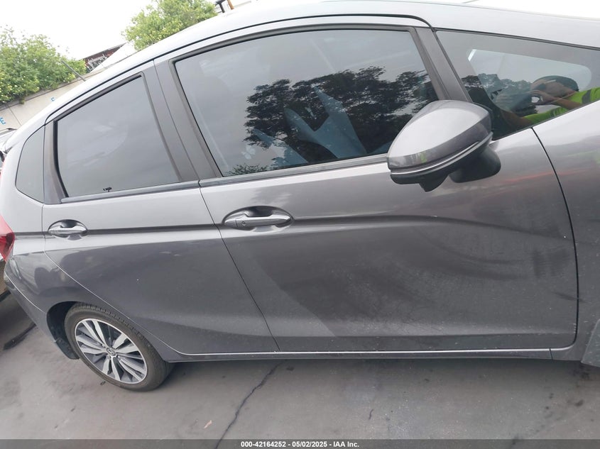 2015 HONDA FIT VIN: 3HGGK5H82FM731732