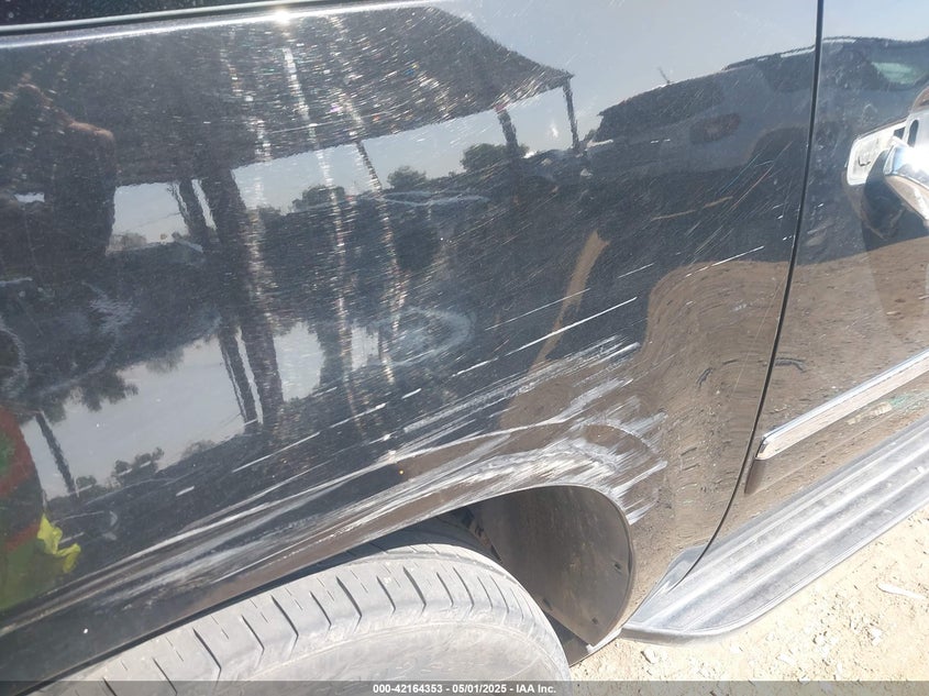 2009 CHEVROLET SUBURBAN 1500 VIN: 1GNFC36069R138233