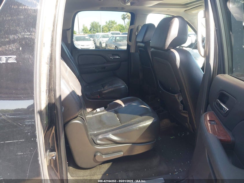 2009 CHEVROLET SUBURBAN 1500 VIN: 1GNFC36069R138233