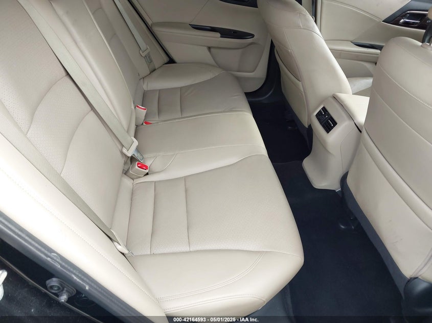 2016 HONDA ACCORD VIN: 1HGCR3F87GA013528
