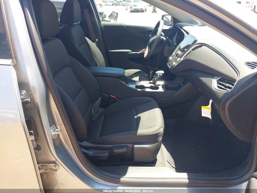 2025 CHEVROLET MALIBU VIN: 1G1ZD5ST3SF144778