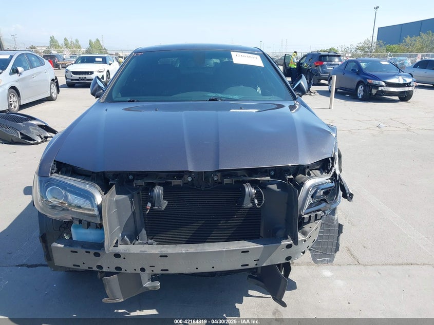 2019 CHRYSLER 300 VIN: 2C3CCABG2KH590239