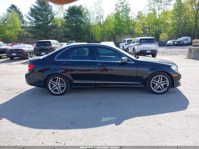 2013 MERCEDES-BENZ C 350 SPORT - WDDGF5HB0DA687714
