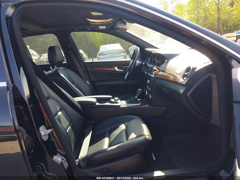 2013 MERCEDES-BENZ C 350 SPORT - WDDGF5HB0DA687714