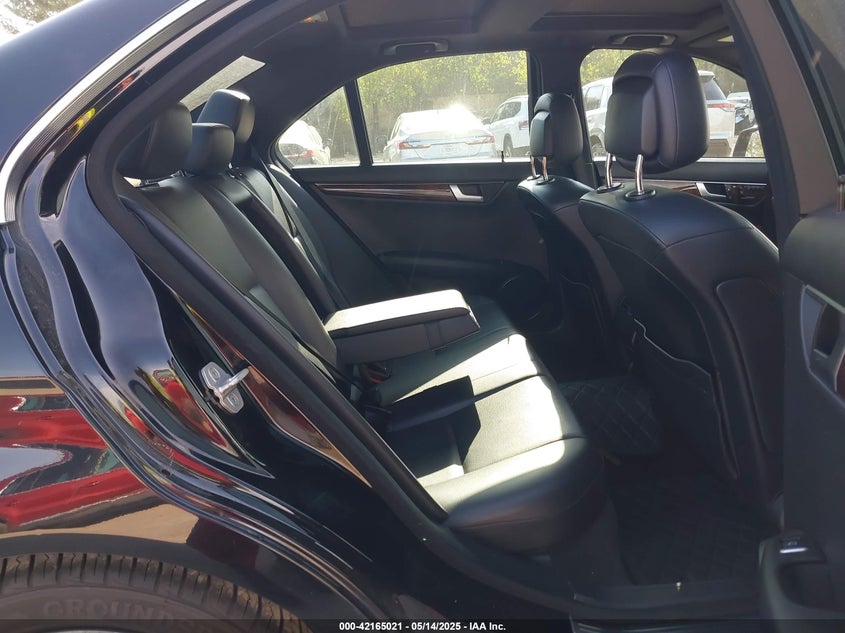 2013 MERCEDES-BENZ C 350 SPORT - WDDGF5HB0DA687714