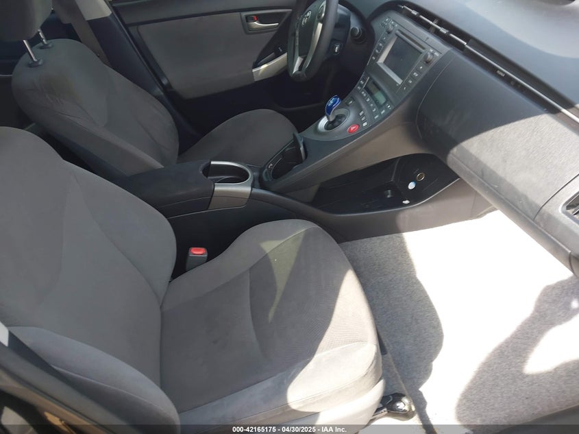 2015 TOYOTA PRIUS VIN: JTDKN3DU8F1984610