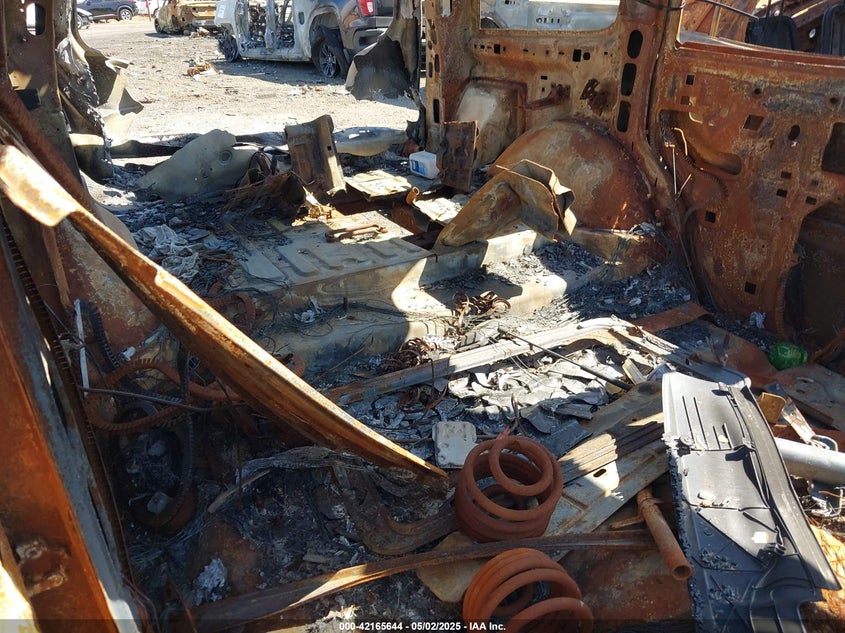 2005 Chevrolet Tahoe Lt VIN: 1GNEC13T35R103223 Lot: 42165644