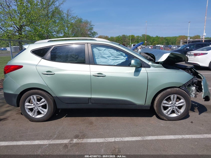2010 HYUNDAI TUCSON VIN: KM8JU3AC9AU044197