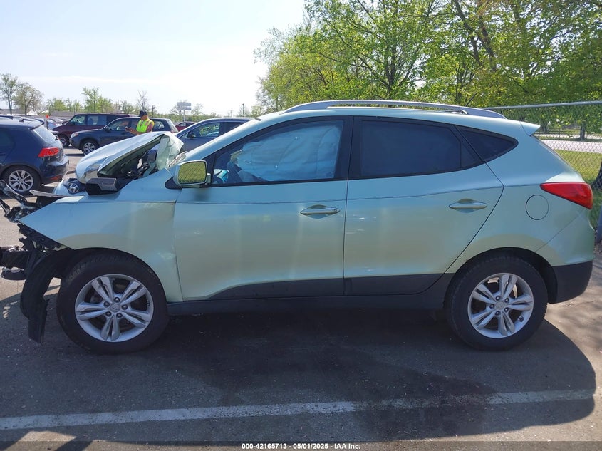 2010 HYUNDAI TUCSON VIN: KM8JU3AC9AU044197
