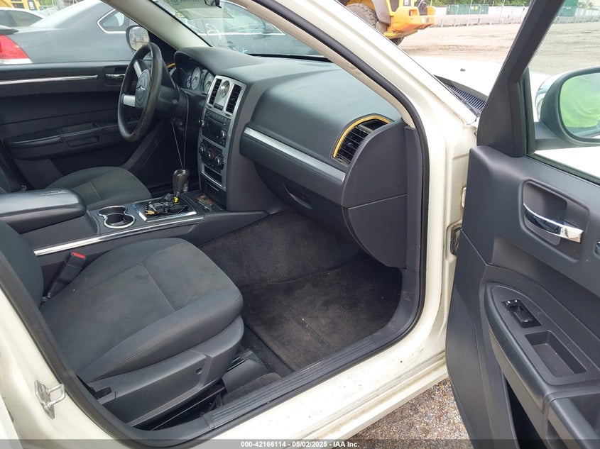 2C3CA4CD7AH198657 2010 CHRYSLER 300 photo no. 5