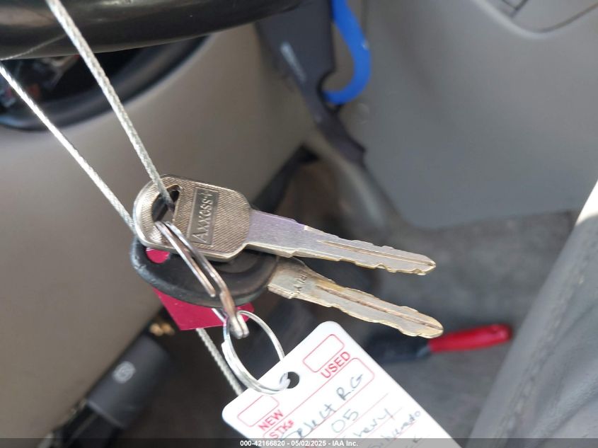 2005 Chevrolet Silverado 1500 Z71 VIN: 2GCEK13T051273253 Lot: 42166820