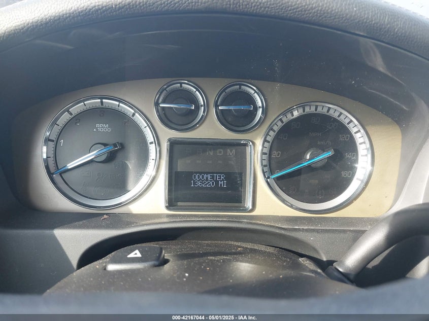 2013 CADILLAC ESCALADE VIN: 1GYS4DEF8DR282059