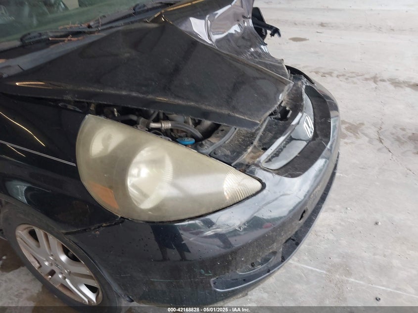 2008 HONDA FIT VIN: JHMGD38698S046664