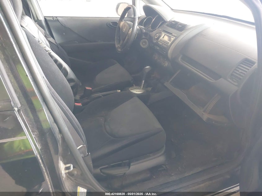 2008 HONDA FIT VIN: JHMGD38698S046664