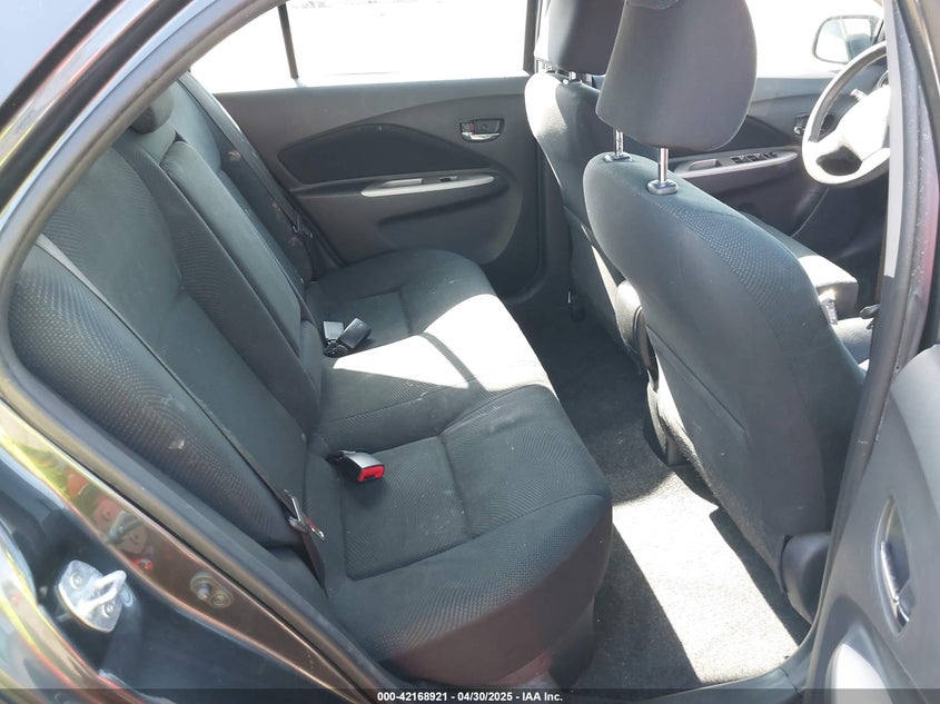 2011 TOYOTA YARIS VIN: JTDBT4K3XB1405018