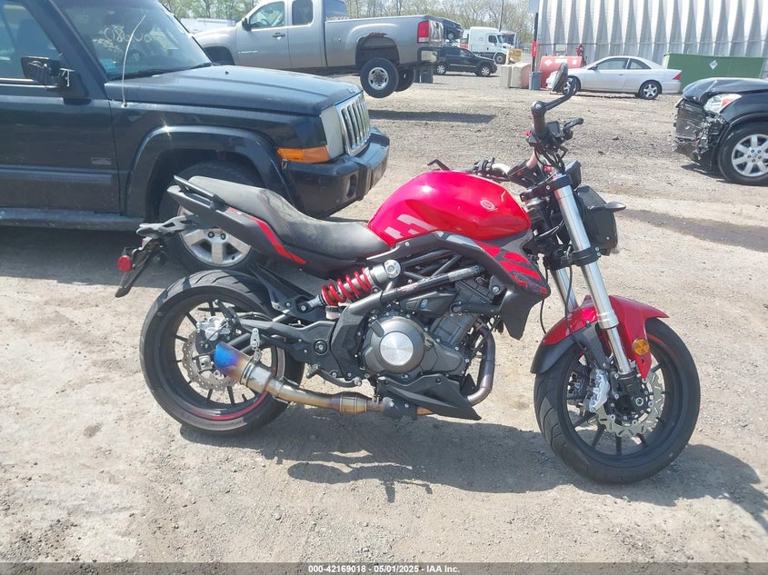 VIN: LBBPHE044PBE40113 2023 BENELLI 302S