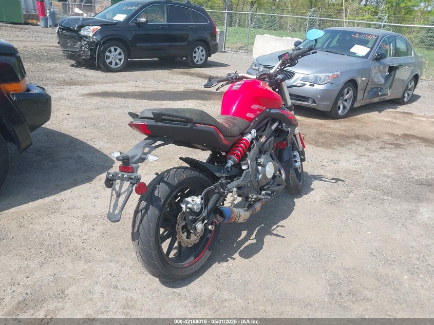 VIN: LBBPHE044PBE40113 2023 BENELLI 302S