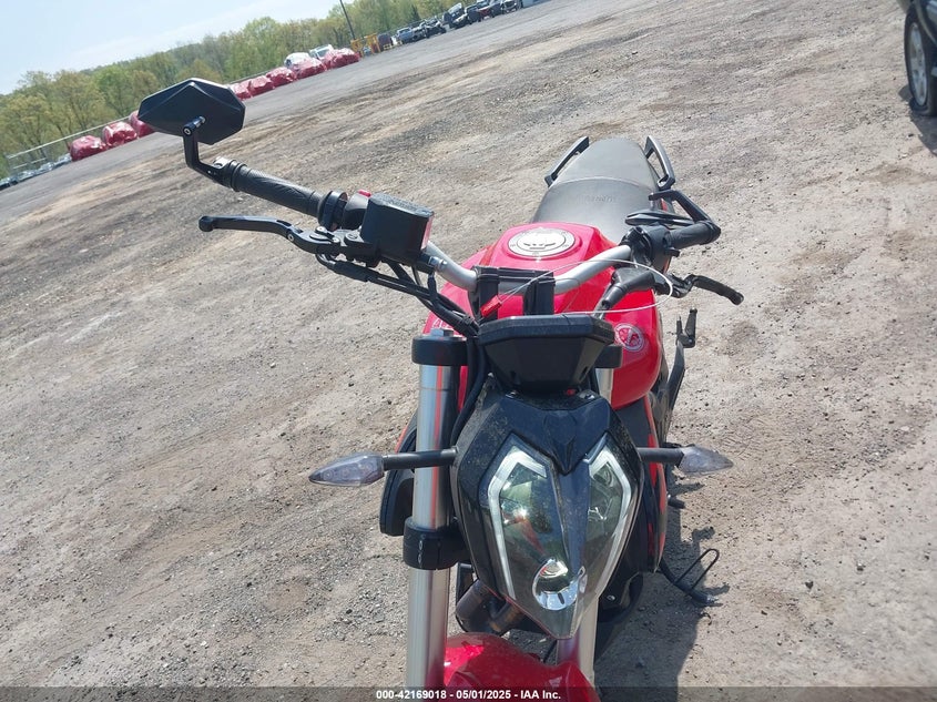 VIN: LBBPHE044PBE40113 2023 BENELLI 302S
