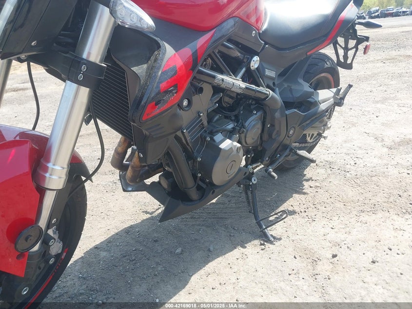 VIN: LBBPHE044PBE40113 2023 BENELLI 302S