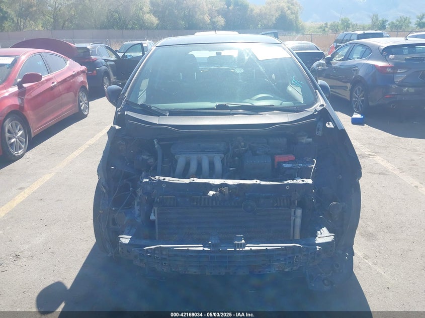 2010 HONDA FIT VIN: JHMGE8H40AC039689