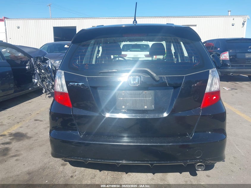 2010 HONDA FIT VIN: JHMGE8H40AC039689